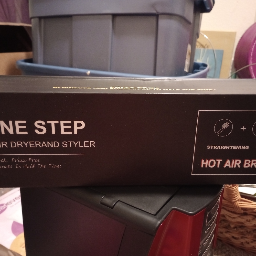 New One Step hot air brush with 6 hair moisturizers
